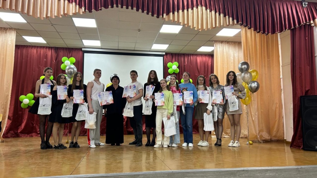 Обучающиеся школы стали лауреатами городского конкурса на английском языке «Весь мир поёт»!